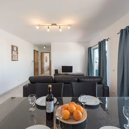 Lovelystay - Spacious In - Balcony And Bbq *