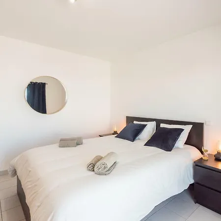 Lovelystay - Spacious In - Balcony And Bbq *