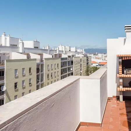 Lovelystay - Spacious In - Balcony And Bbq